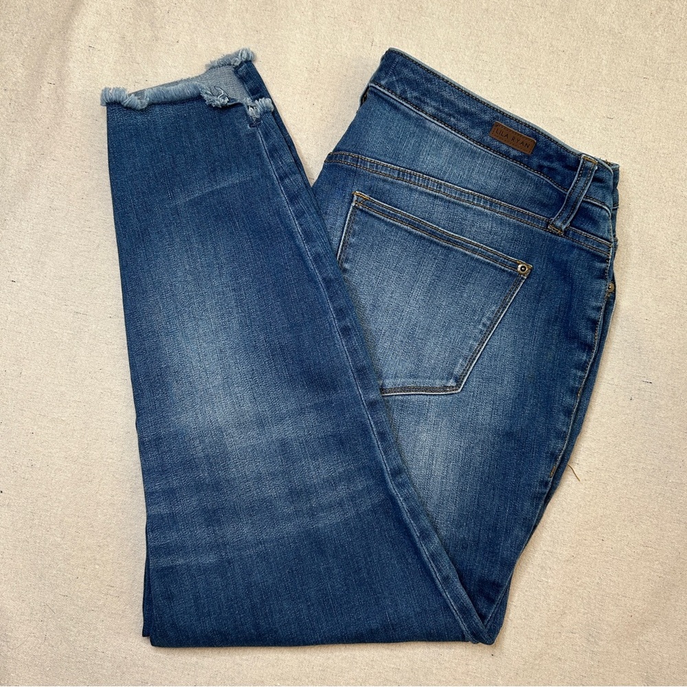 LILA RYAN Women’s 16W Dark Blue Distressed Ankle Jeans - Picture 2 of 11